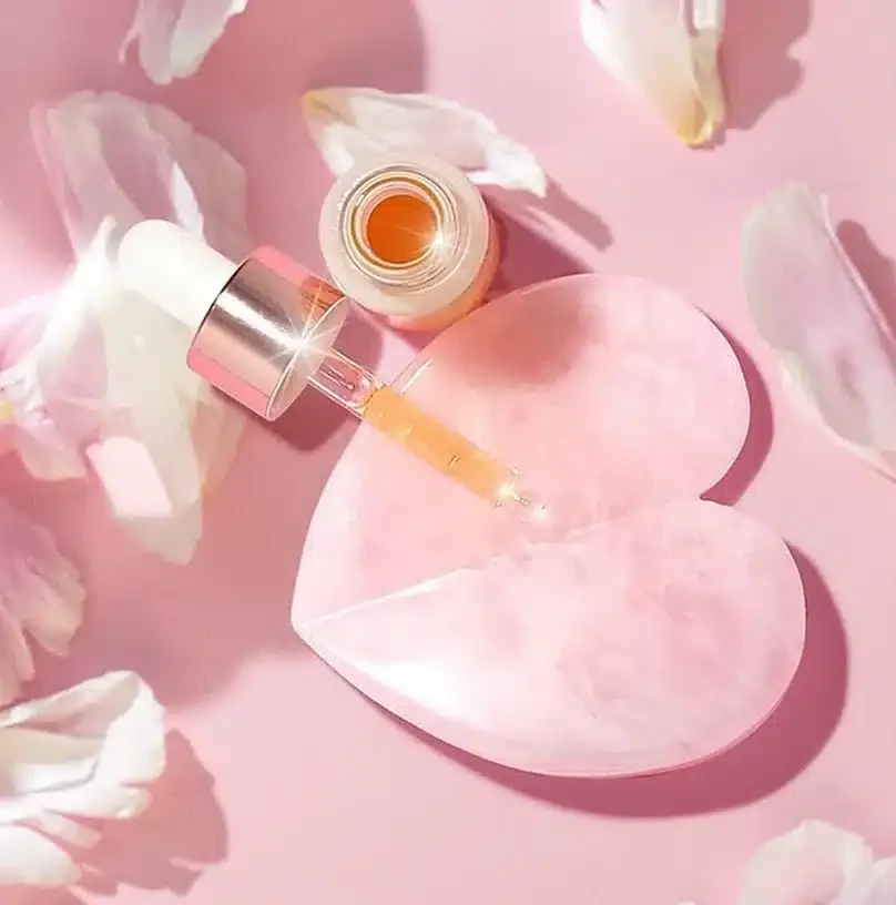 Kora Organics Rose Quartz Heart Facial Sculptor pink