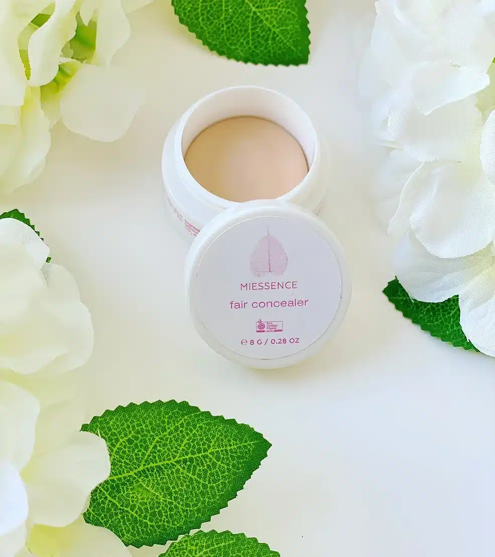 Miessence Organic Concealer Compact. Certified organic makeup, organic concealer, Miessence fair concealer