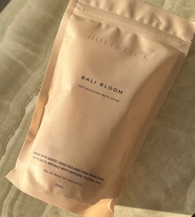 holistickbalibloombathsalt_700x.jpg