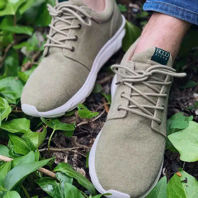 8000 Kicks Explorer V2 for Men Light Green review and promo code