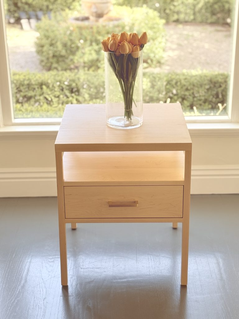 Medly Organic Table