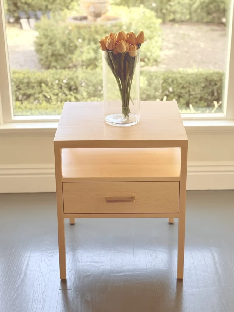 Medly Organic Table