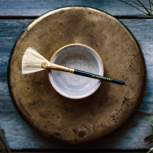 Evanhealy Mask Fan Brush