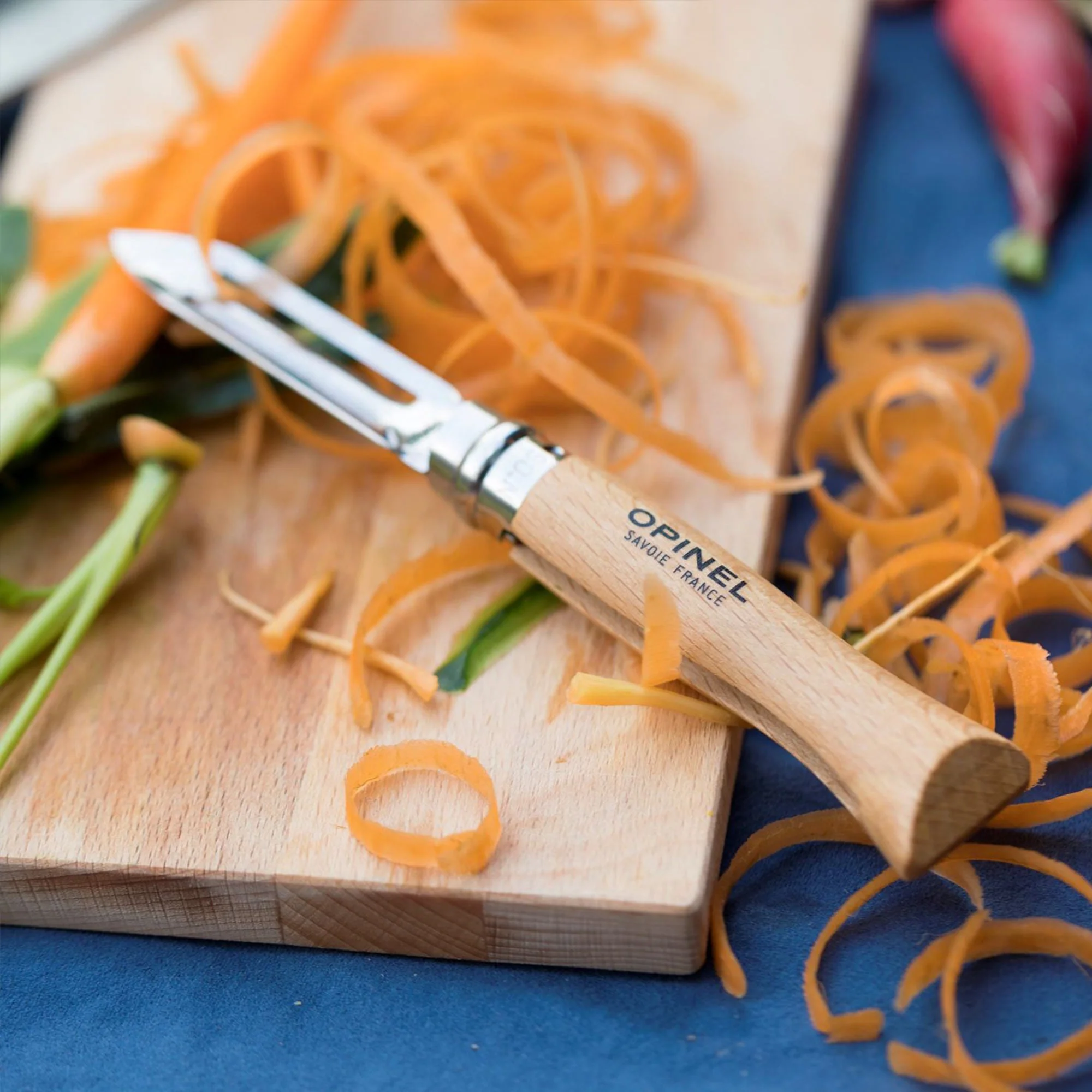 Opinel folding peeler