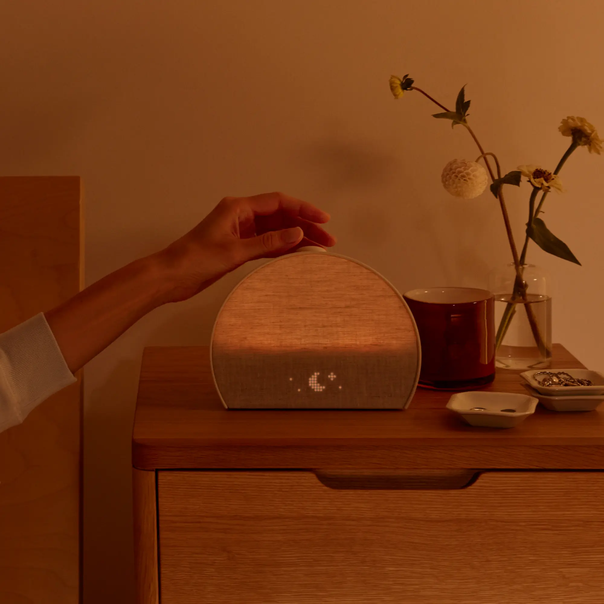 Hatch sleep device