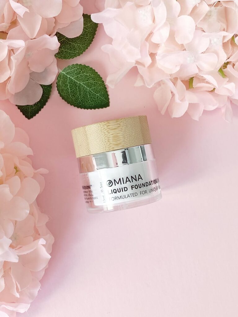 Omiana Organic Liquid Foundation, titanium dioxide-free, mica-free