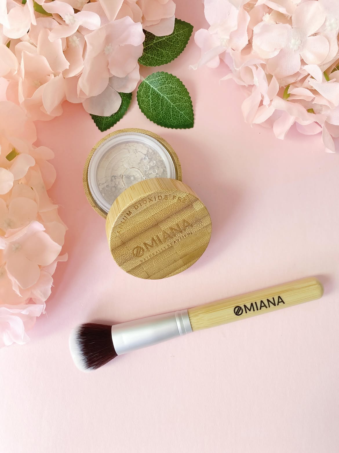 Omiana Organic Foundation Powder, titanium dioxide-free