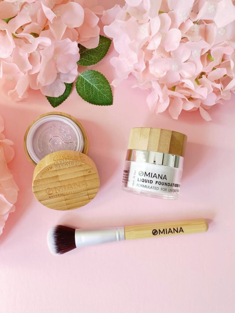 Omiana Organic Makeup Set, titanium dioxide-free makeup